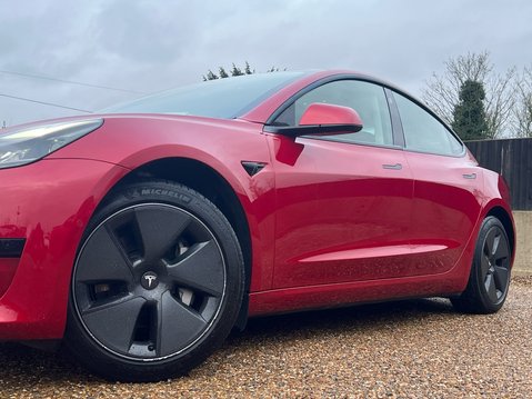 Tesla Model 3 STANDARD RANGE PLUS 15
