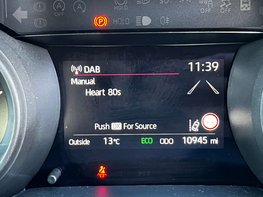 Toyota Yaris 1.5 Yaris Design HEV CVT 5dr 29