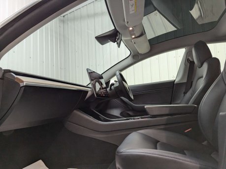 Tesla Model 3 Model 3 Long Range AWD 4WD 4dr 47