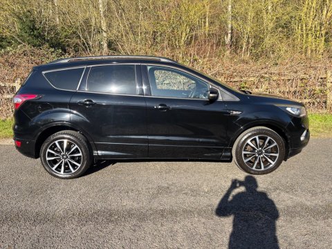 Ford Kuga ST-LINE TDCI 6