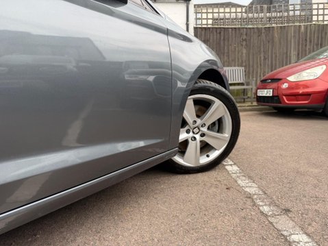 SEAT Leon 2.0 TDI CR FR Sport Tourer DSG Euro 5 (s/s) 5dr 35
