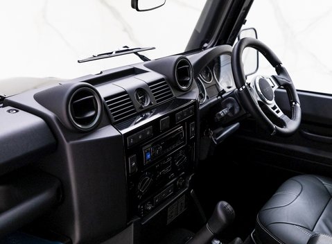 Land Rover Defender 110 XS 17