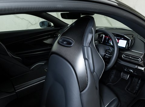 Aston Martin Vanquish V12 34