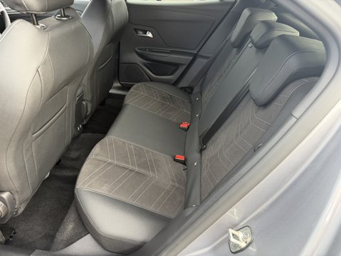 Vauxhall Mokka 100kWh Ultimate 50 kWh 5dr Auto 35