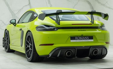 Porsche Cayman GT4 RS (718) 10