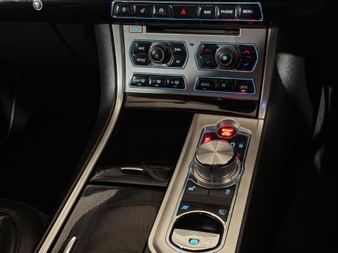 Jaguar XF D V6 S PORTFOLIO 19