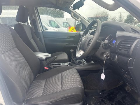 Toyota Hilux ACTIVE 4WD D-4D DCB 16