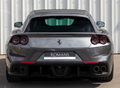 Ferrari GTC4 Lusso 5