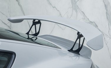 Porsche Cayman GT4 718 32