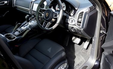 Porsche Cayenne Turbo S 19