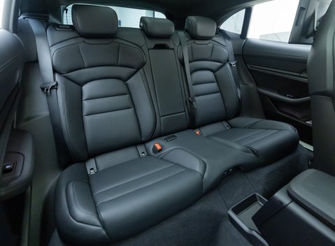 Porsche Taycan 4S CROSS TURISMO 14