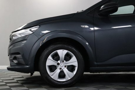 Dacia Sandero ESSENTIAL SCE 27