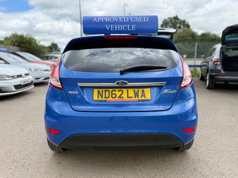 Ford Fiesta 1.6 TDCi ECOnetic Titanium Euro 5 (s/s) 5dr 7