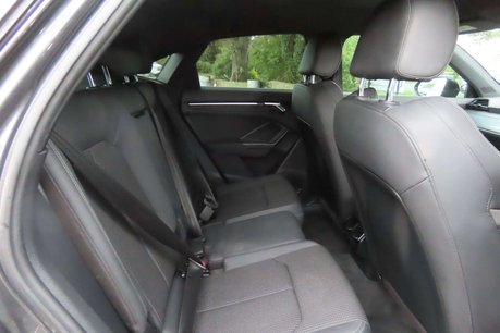 Audi Q3 1.5 TFSI CoD 35 S line Sportback S Tronic Euro 6 (s/s) 5dr 9