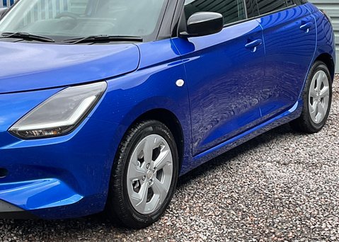 Suzuki Swift Motion 1.2 Mild Hybrid CVT 5
