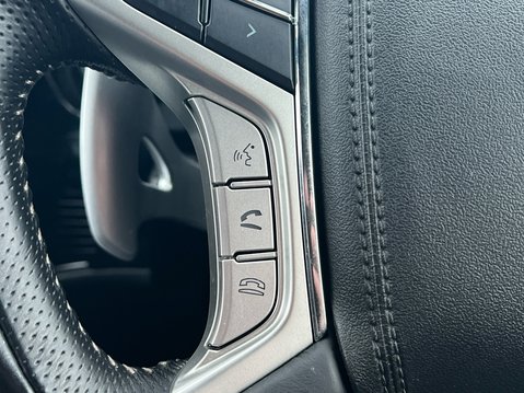 Mitsubishi Outlander PHEV DYNAMIC 31