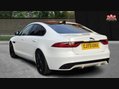 Jaguar XF R-DYNAMIC S 5
