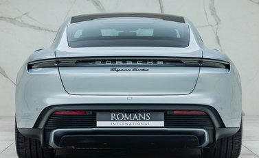 Porsche Taycan Turbo 6
