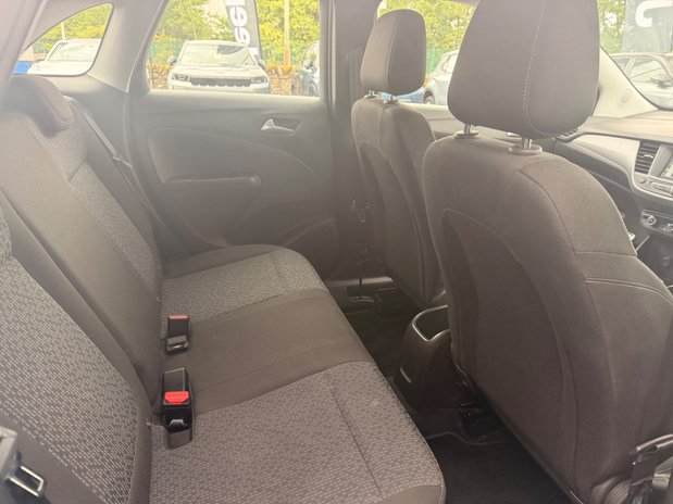 Vauxhall Crossland X SE 11
