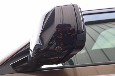 Land Rover Defender 110 D300 X-DYNAMIC HSE 7 SEATER  PRICE MATCH OFFER PREMIUM COLOUR  29