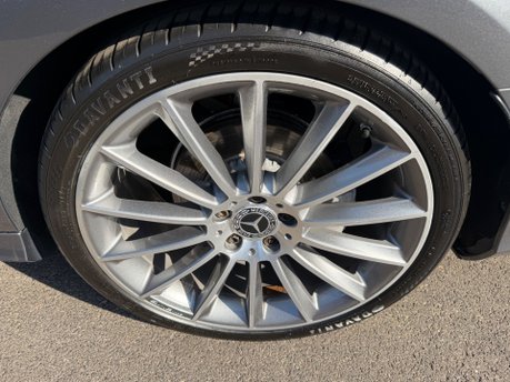 Mercedes-Benz E Class 2.0 E220d AMG Line (Premium) Estate Diesel G-Tronic+ Euro 6 (s/s) (194ps) 17