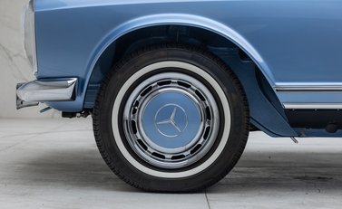 Mercedes-Benz 280 SL W113 Pagoda 32