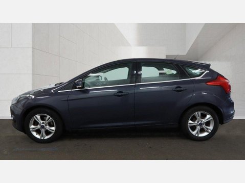 Ford Focus 1.0T EcoBoost Zetec Euro 5 (s/s) 5dr 9