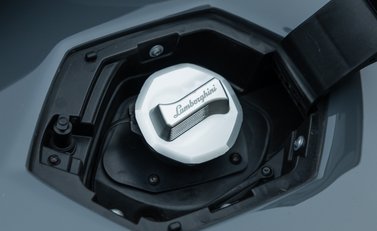 Lamborghini Aventador S LP 740-4 ROADSTER 38