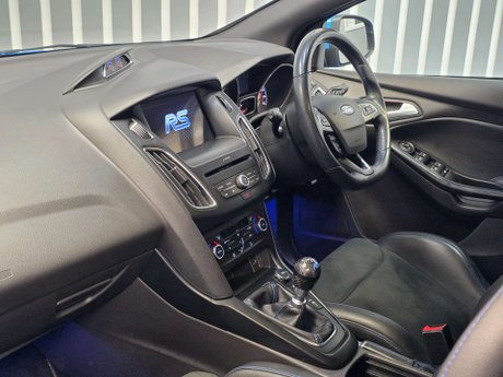Ford Focus 2.3T EcoBoost RS Hatchback 5dr Petrol Manual AWD Euro 6 (s/s) (350 ps) 38