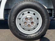 Peugeot Boxer 333 L1 H1 120 ps BlueHdi Professional - Sat Nav & Air Con 29