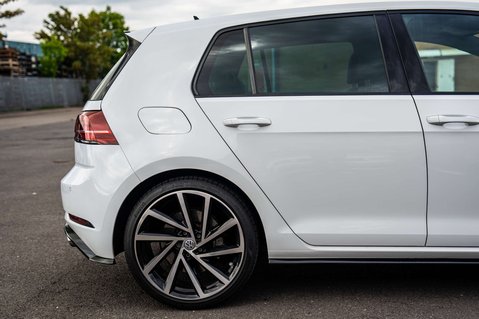 Volkswagen Golf 2.0 Golf R TSi Semi-Auto 4WD 5dr 48