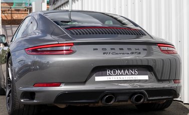 Porsche 911 Carrera GTS (991.2) 26