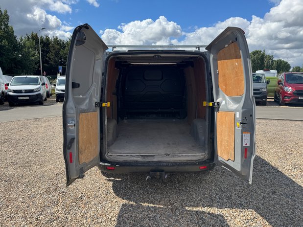 Ford Transit Custom SWB L1H1 [SOLD CM] Low Roof Trail 300 Air Con Alloys Cam Sensors EURO 6 NO 8