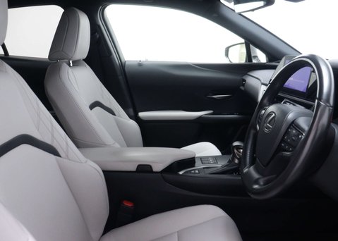 Lexus Ux 2.0 UX 250H F Sport Design 4x2 CVT 5dr 44