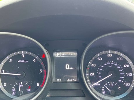Hyundai SANTA FE 2.2 Santa Fe Premium Blue Drive CRDi Auto 4WD 5dr 16