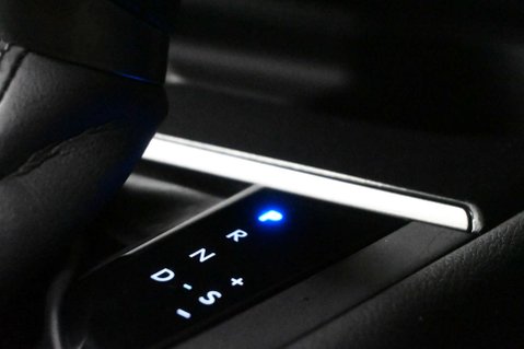 Lexus Ux 2.0 UX 250h Takumi 4x2 CVT 5dr 26