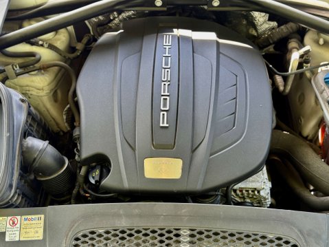 Porsche Macan 2.0T SUV 5dr Petrol PDK 4WD Euro 6 (s/s) (237 ps) 77