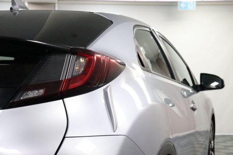 Honda Civic I-VTEC SE PLUS NAVI 23