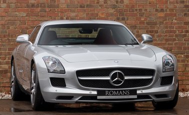 Mercedes-Benz SLS AMG 1