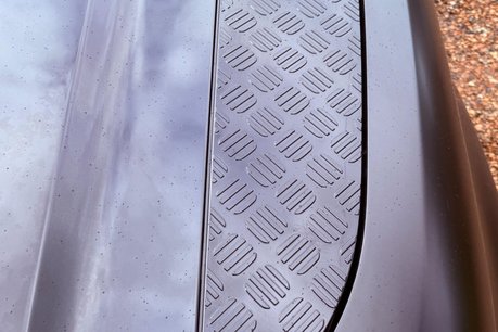 Land Rover Defender XS EDITION 66