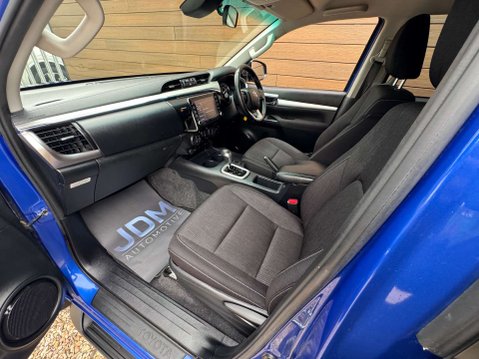 Toyota Hilux 2.4 HI-Luxury Icon D-4D 4WD Double Cab Auto 4WD 5dr 32