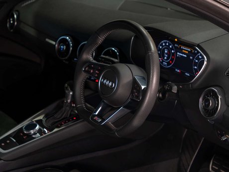 Audi TT 2.0 TT Black Edition 40 TFSI Semi-Auto 3dr 13