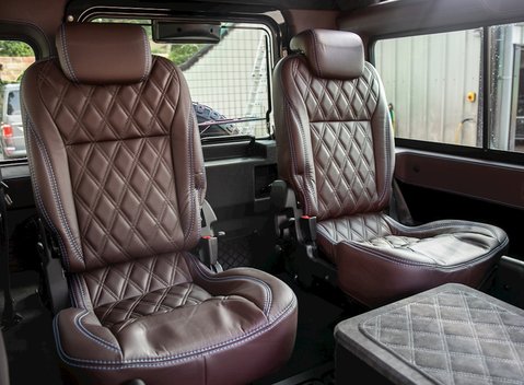 Land Rover Defender 90 XS T40S 13