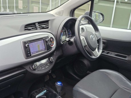 Toyota Yaris 1.5 VVT-h T Spirit Hatchback 5dr Petrol Hybrid CVT Euro 5 (101 ps) 21