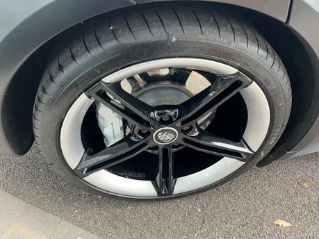 Porsche Taycan 500kW Turbo 93kWh 4dr 13