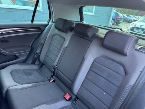 Volkswagen Golf GT TDI BLUEMOTION TECHNOLOGY 31