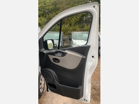 Renault Trafic 1.6 dCi 27 Business+ Panel Van 5dr Diesel Manual SWB Standard Roof Euro 5 ( 20
