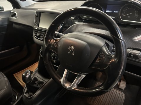 Peugeot 208 ALLURE 12