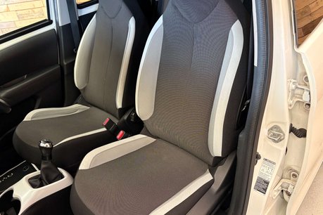 Toyota Aygo 1.0 VVT-i x-pure Hatchback 5dr Petrol Manual Euro 6 (68 ps) 25