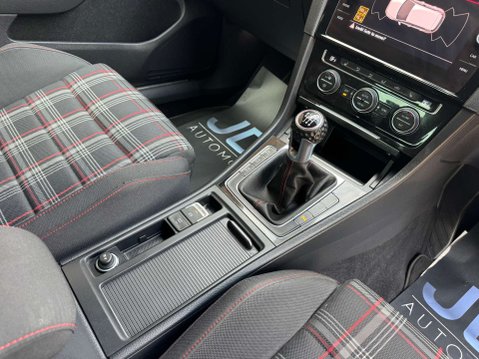 Volkswagen Golf 2.0 Golf GTi Performance TSi 5dr 25